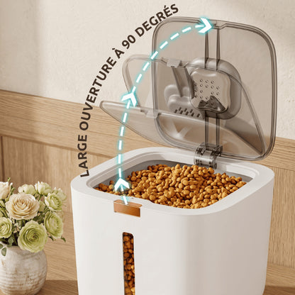 Boite croquette chat ouverture 90° facilitant remplissage et prélèvement quotidien des croquettes