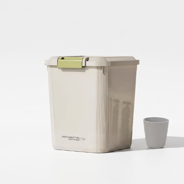 Boite croquettes chat capacité 5kg hermétique pratique pour stockage quotidien des aliments