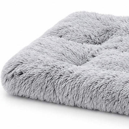 Couchages pour chats gris détail peluche longue et rembourrage matelassé confortable