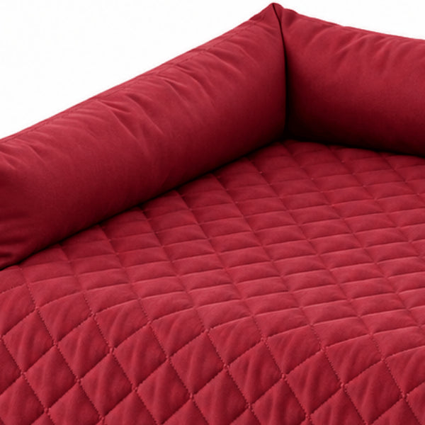 Coussin chat matelassé rouge avec rebords épais offrant un appui confortable