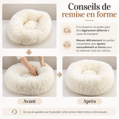Coussin pour chat compressé retrouvant son volume après massage du rembourrage