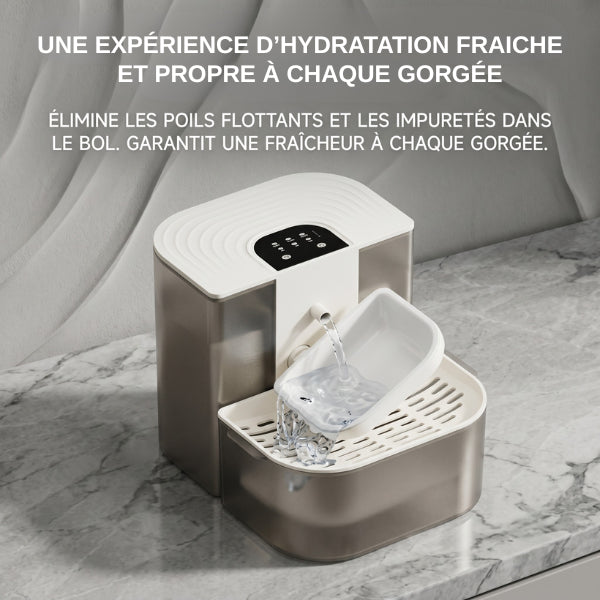 Distributeur à eau pour chat renouvelant automatiquement une eau fraîche propre à chaque gorgée