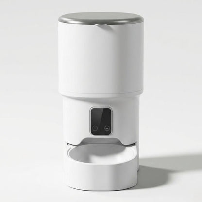 Distributeur croquette chat automatique alimentation maîtrisée et régulière pour une meilleure santé intestinale
