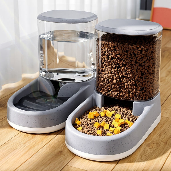 Distributeur eau croquette chat avec réservoirs séparés favorisant une alimentation propre et continue