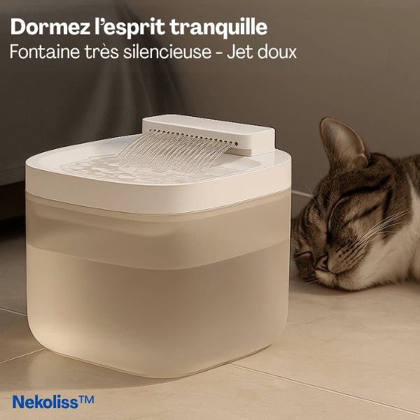 Distributeur eau pour chat silencieux calme repos paisible félin dort avec Nekoliss™