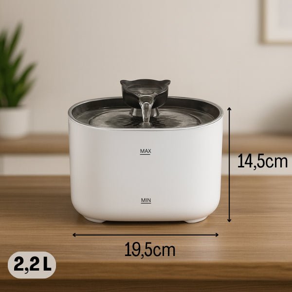 Fontaine eau chat compacte dimensions 2,2 litres blanche robinet samouraï Studiofresh™ salon