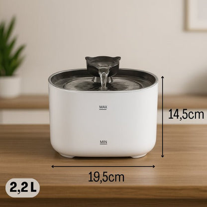 Fontaine eau chat compacte dimensions 2,2 litres blanche robinet samouraï Studiofresh™ salon