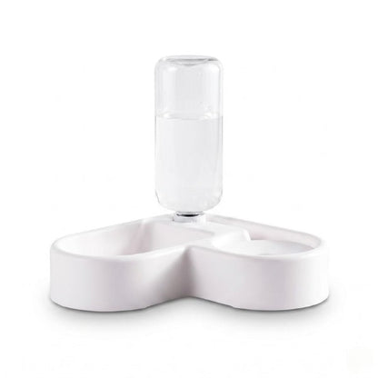 Gamelles chat eau croquettes pratique pour petit espace optimisé angle de mur alimentation