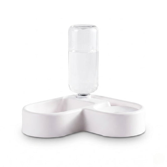 Gamelles chat eau croquettes pratique pour petit espace optimisé angle de mur alimentation