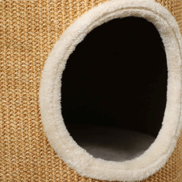 Niches pour chat avec entrée bordée de peluche créant un refuge confortable