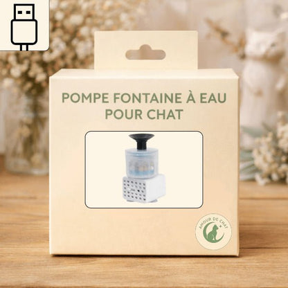 Pompe fontaine eau chat présentée dans son emballage d’origine