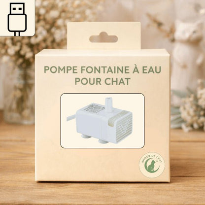 Pompe pour fontaine eau chat présentée dans son emballage d’origine